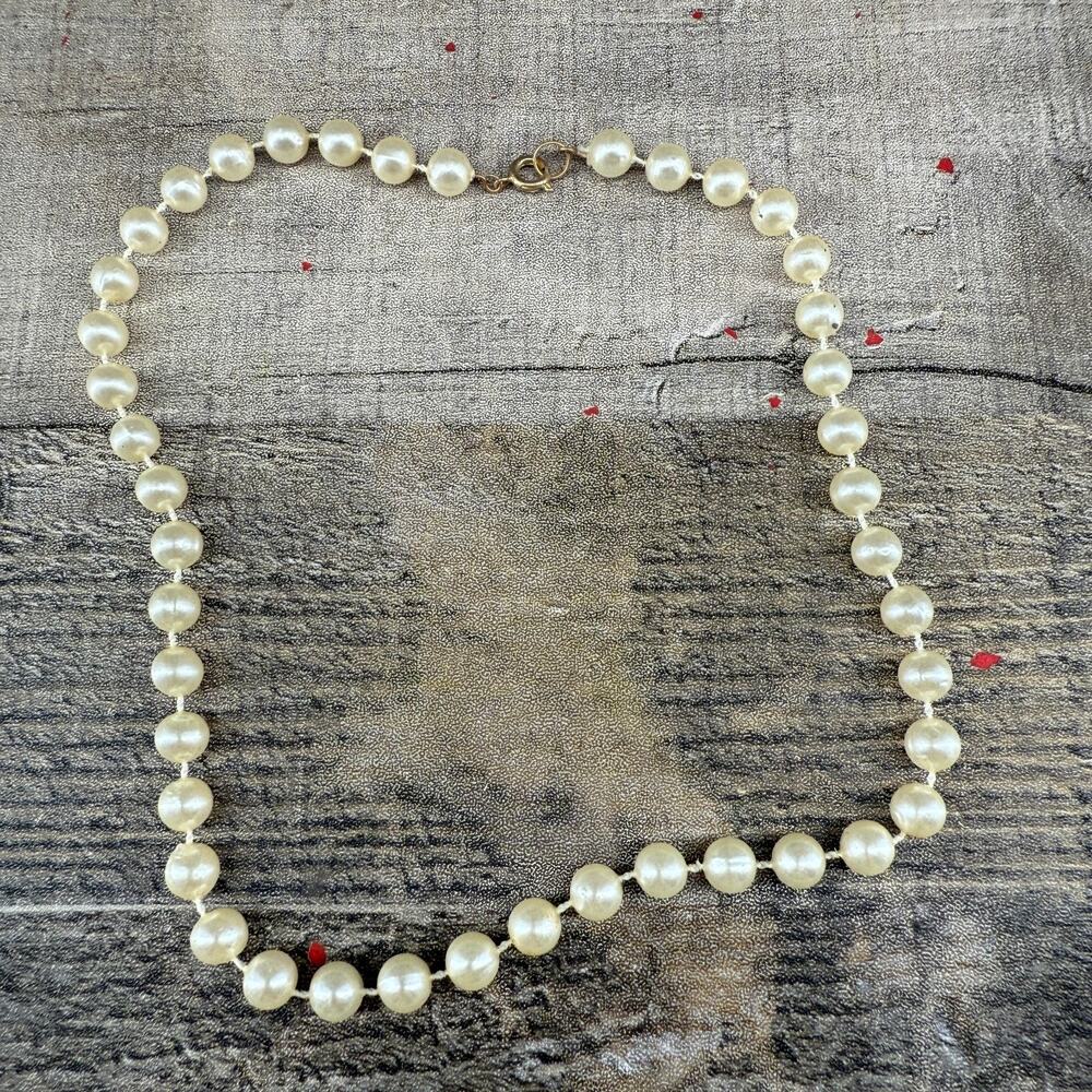 Vintage Faux Pearl Necklace Gold Tone Clasps Accessory Fashion Classy